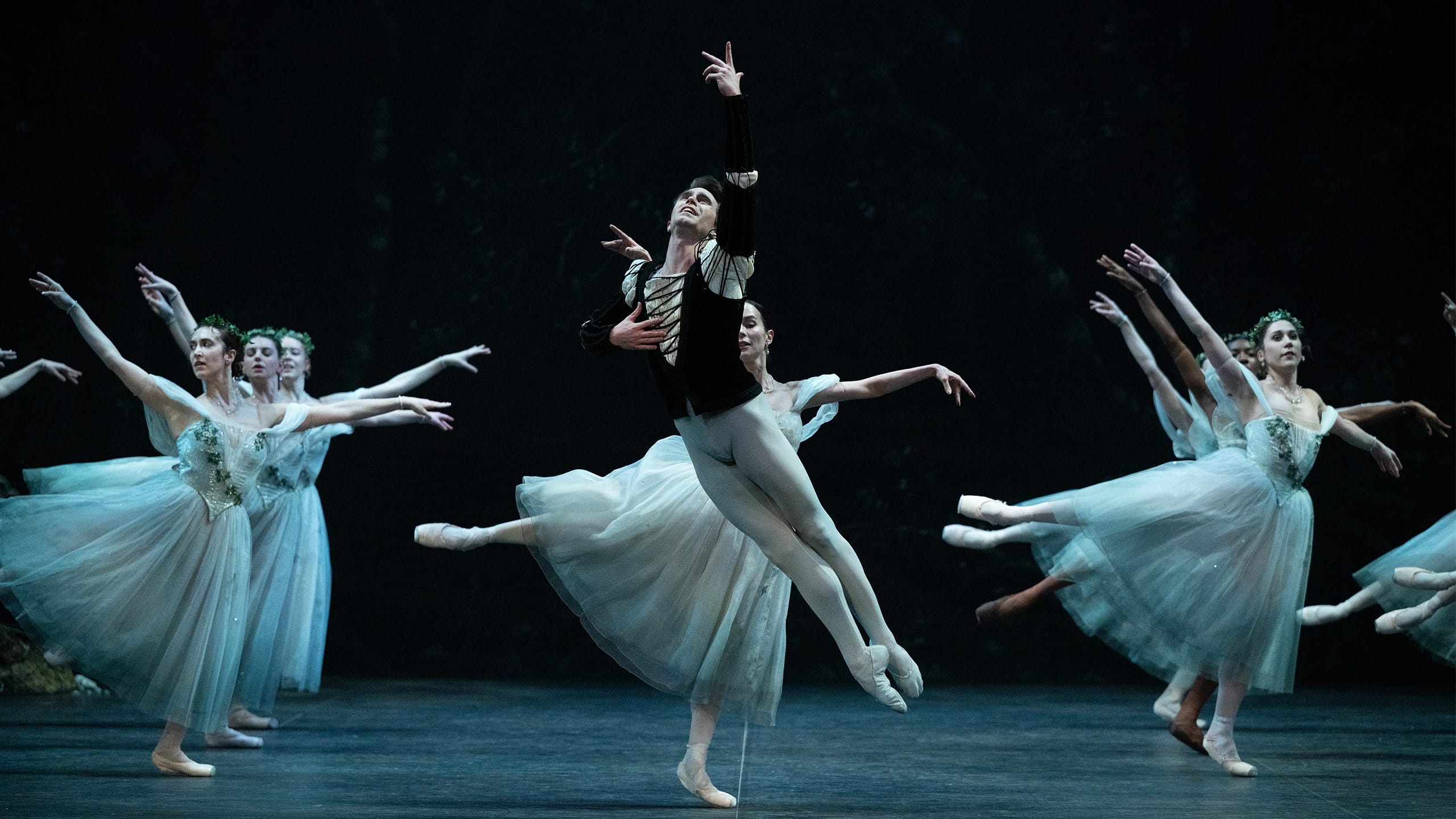 Aitor Arrieta and English National Ballet dancers in Mary Skeaping's Giselle (c) Laurent Liotardo