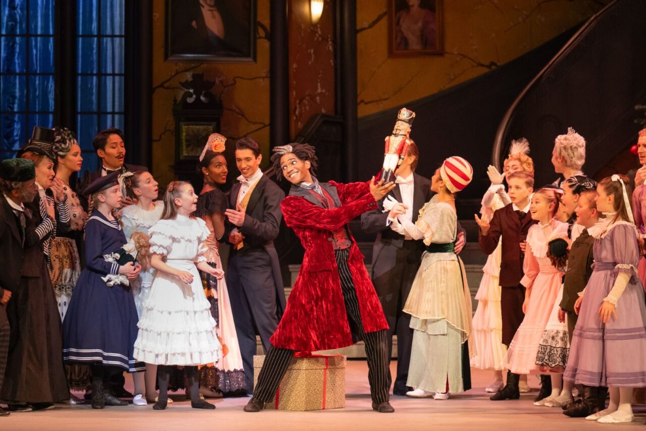 Aaron S Watkin and Arielle Smith's Nutcracker © Photography by ASH