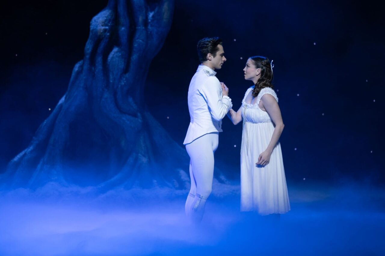Francesco Gabriele Frola and Ivana Bueno in Aaron S Watkin and Arielle Smith's Nutcracker © Photography by ASH