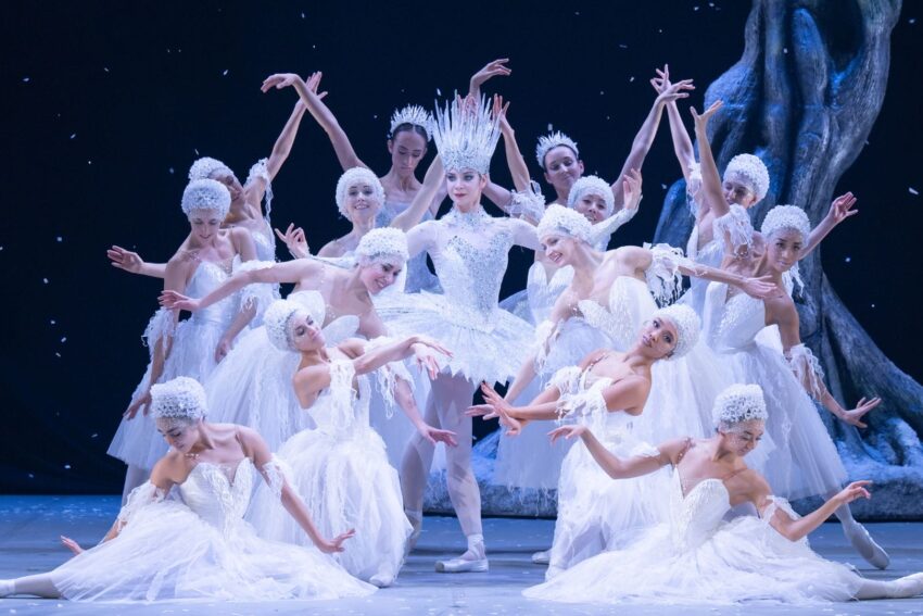 Aaron S Watkin and Arielle Smith's Nutcracker © Photography by ASH