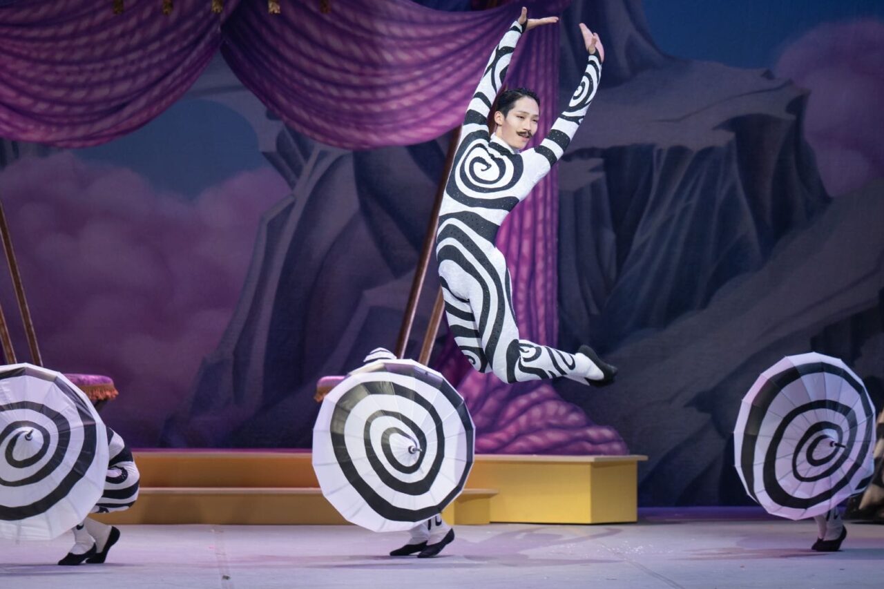 Rentaro Nakaaki in Aaron S Watkin and Arielle Smith's Nutcracker © Photography by ASH